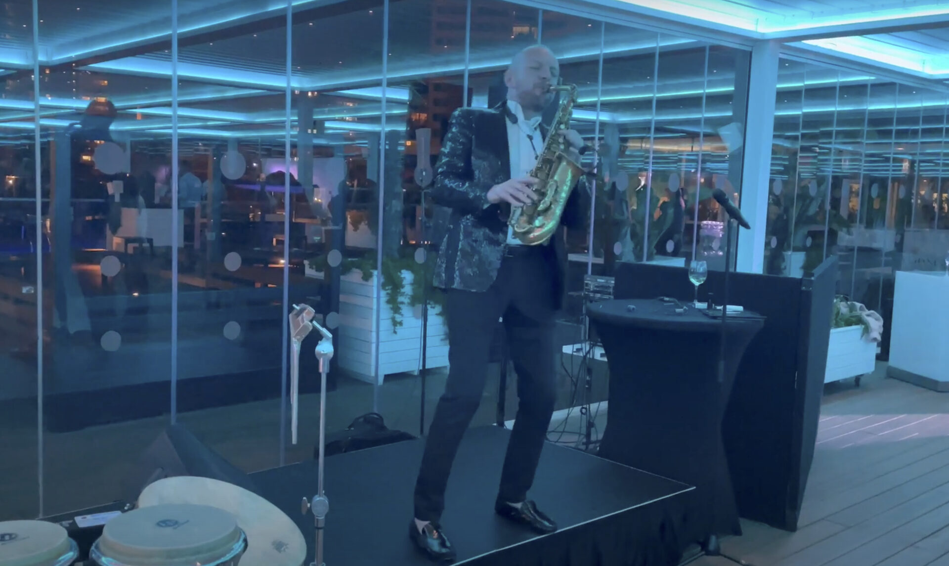 Corporate dinner with saxophone — GlassHouse Hilton Diagonal Mar